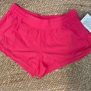 Lululemon Athletica Hotty Hot Low-Rise Lined Short 2.5"  In Size 12